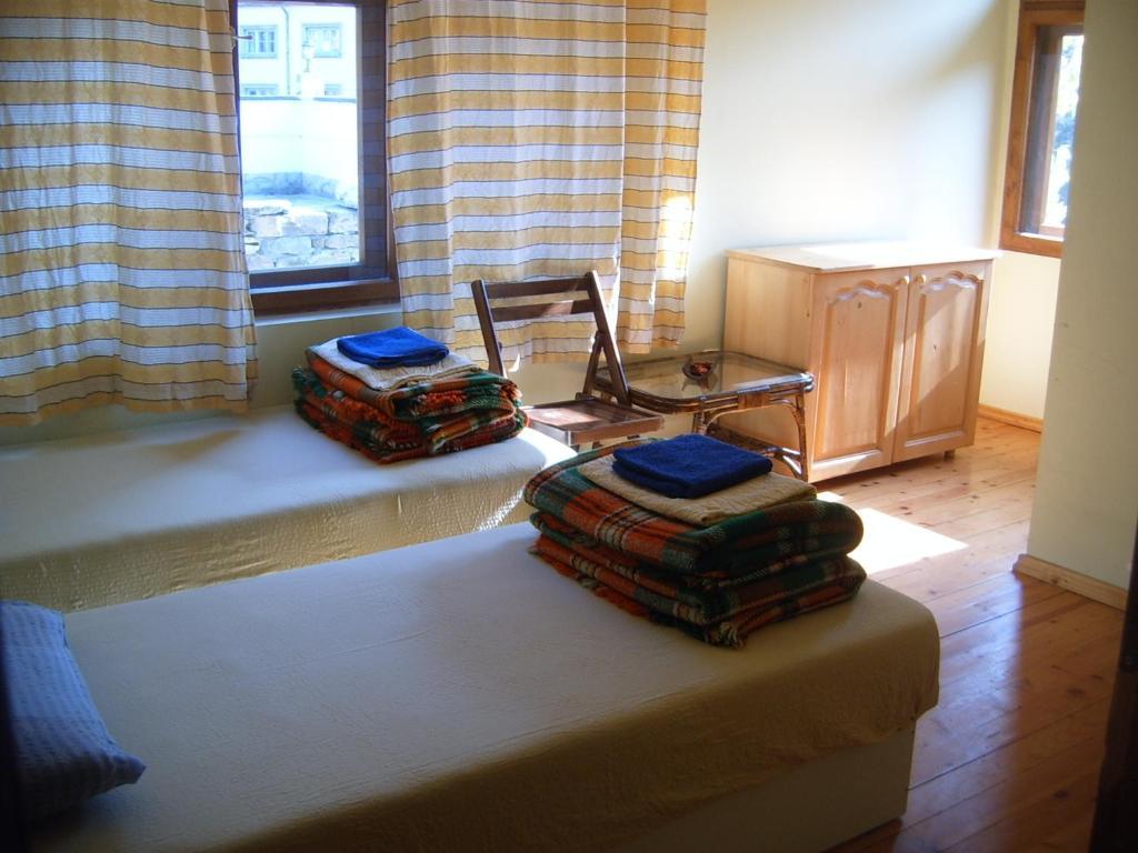Hostel Mostel Veliko Turnovo Ruang foto