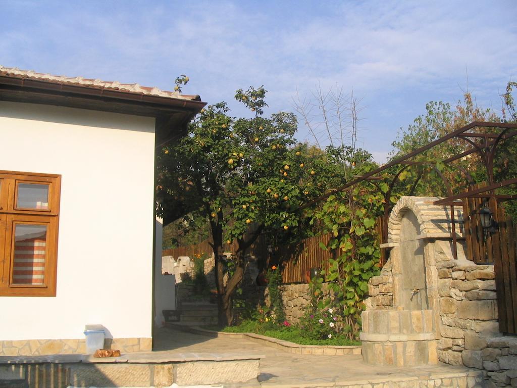Hostel Mostel Veliko Turnovo Bagian luar foto