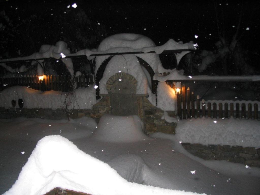 Hostel Mostel Veliko Turnovo Bagian luar foto